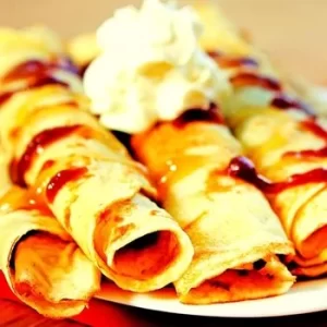 Crêpe roulée au caramel